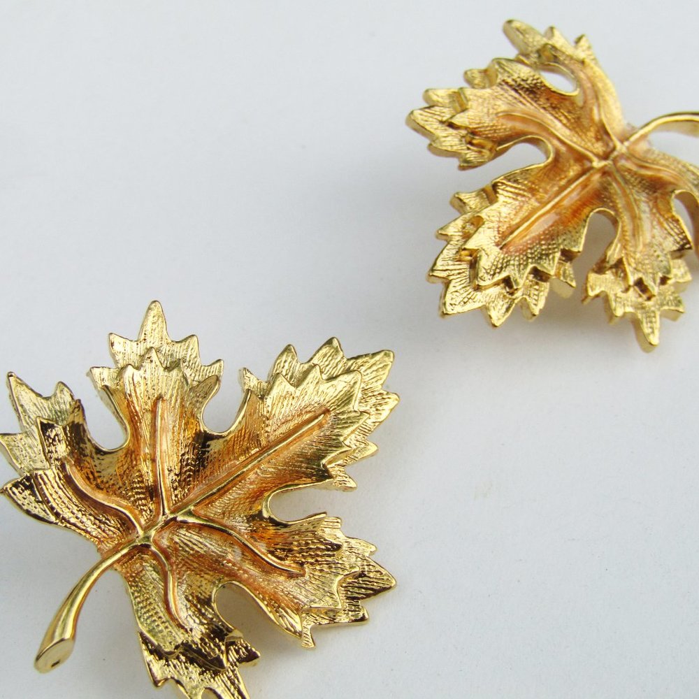 Vintage Avon Gold Leaf Earrings Clip On
